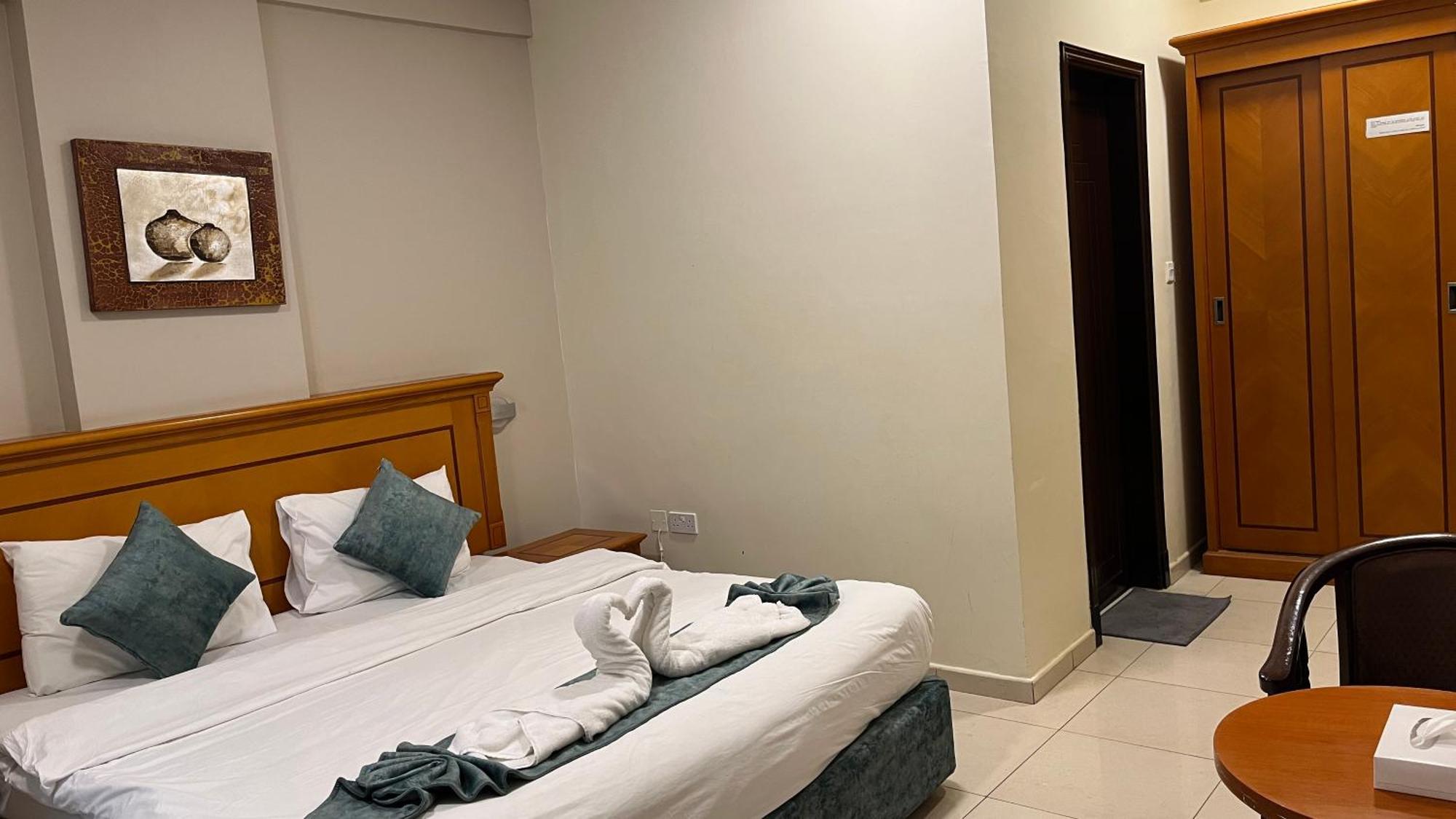Al Murooj Aparthotel 3*